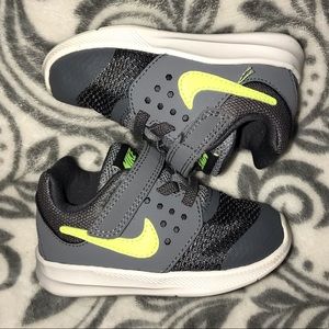 Toddler Nike running shoes